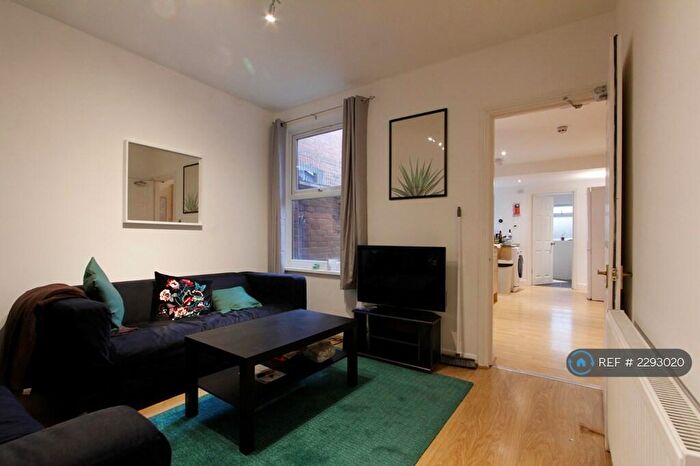 6 Bedroom Terraced House To Rent In St. Edwards Road, Reading, RG6