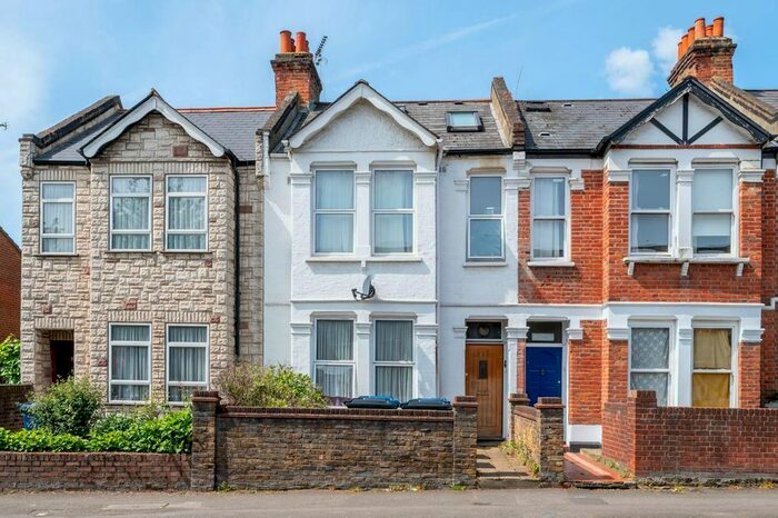 Studio To Rent In Winchester Street, South Acton, London, W3