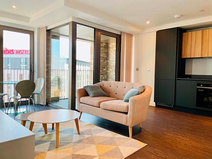 1 Bedroom Flat To Rent In Western Gateway, London, E16