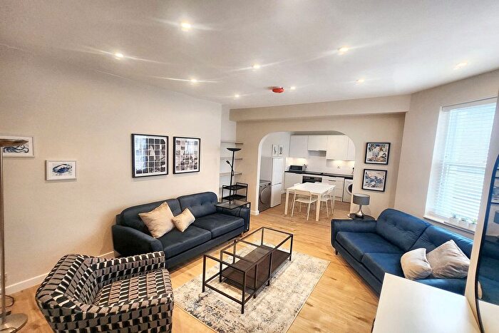 2 Bedroom Flat To Rent In Bell Street, Marylebone, London, NW1