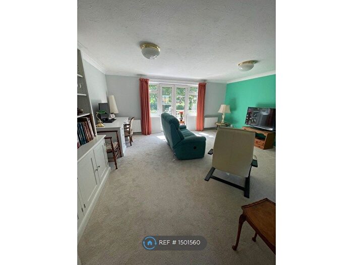 2 Bedroom Terraced House To Rent In High Street, Tenterden, TN30