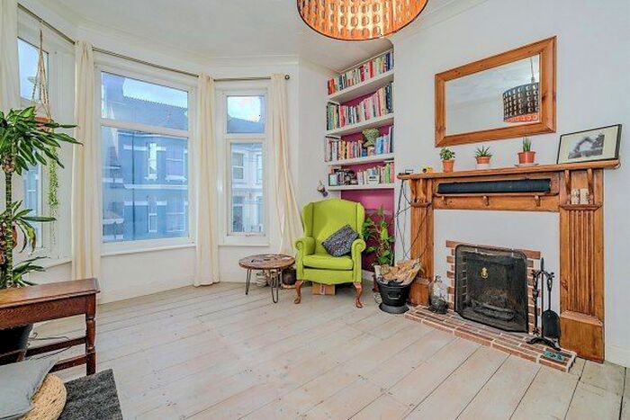 2 Bedroom Flat To Rent In Cecil Avenue, Plymouth, PL4