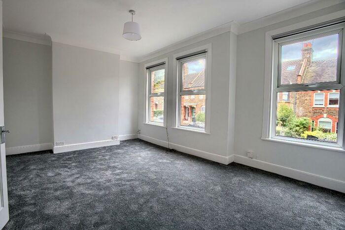 2 Bedroom Flat To Rent In Bemsted Road, London, E17