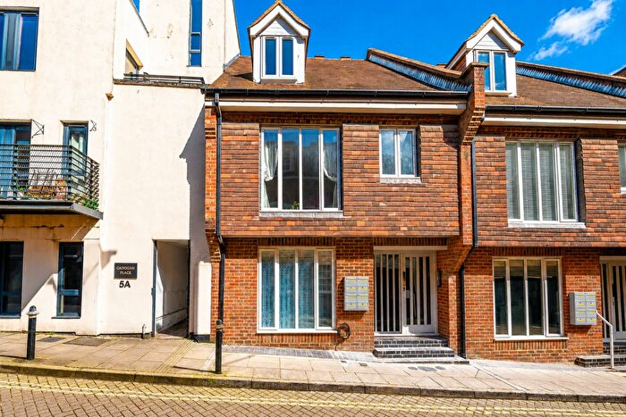 1 Bedroom Flat For Sale In St Clement Street, Winchester, SO23