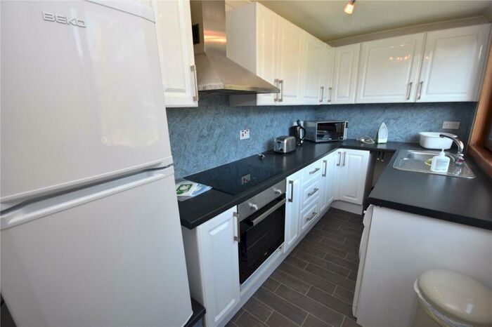 3 Bedroom Flat To Rent In Kintore Place, Rosemount, Aberdeen, AB25