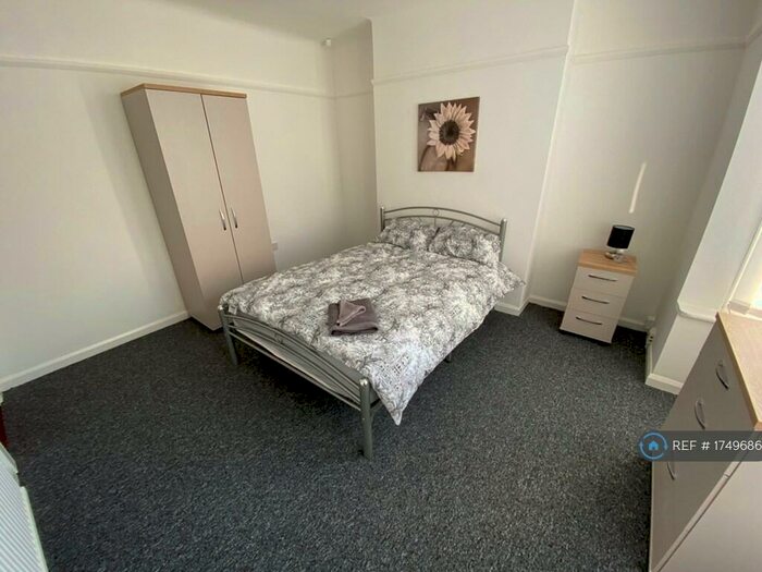 4 Bedroom Semi-Detached House To Rent In Mostyn Street, Wallasey, CH44