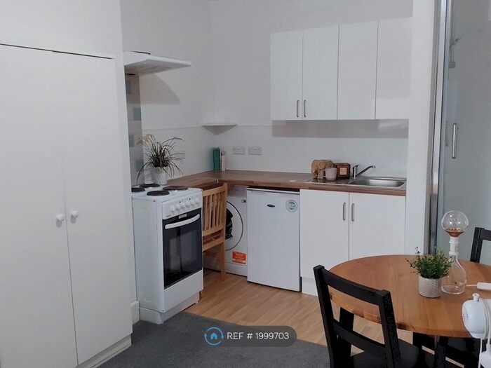 Studio To Rent In Hillfield Avenue, London, N8