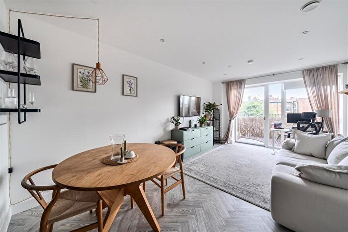 1 Bedroom Flat For Sale In Hermitage Lane, Childs Hill, NW2