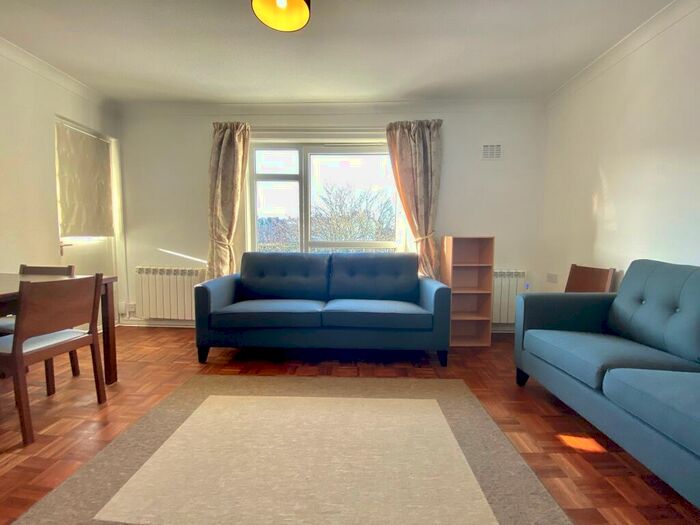 2 Bedroom Flat To Rent In Falcon Court, Morningside, Edinburgh, EH10