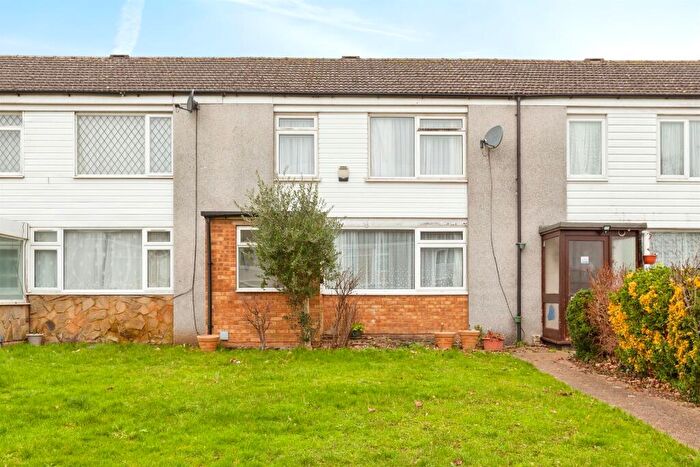 3 Bedroom Terraced House For Sale In Borderside, Slough, SL2