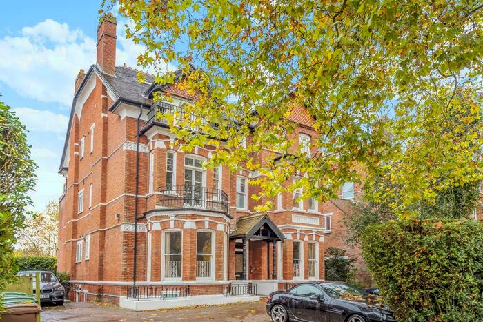 2 Bedroom Apartment To Rent In Shepherds Hill, Highgate, N6