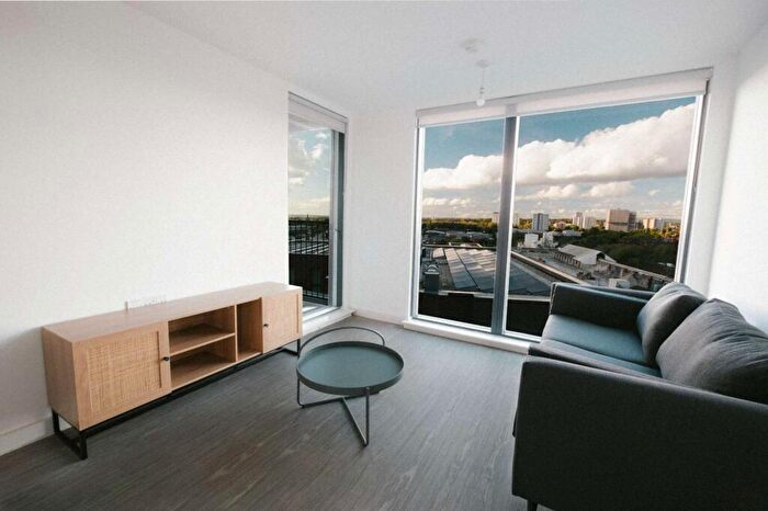 1 Bedroom Flat To Rent In The Landmark, Salford, Manchester, M5