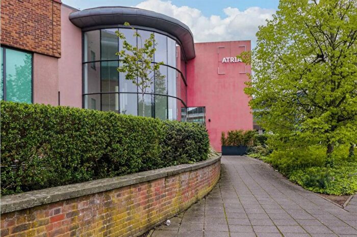 1 Bedroom Flat For Sale In Bath Road, Berkshire, Slough, SL1