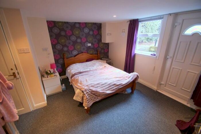 6 Bedroom Terraced House To Rent In Ash Road, Headingley, Leeds, LS6