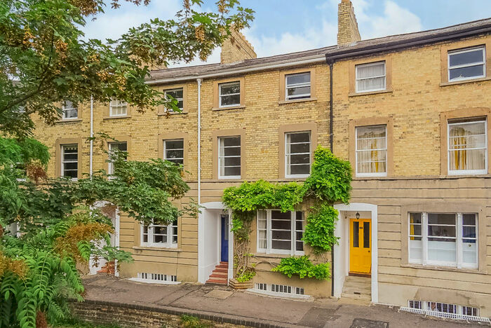 4 Bedroom Terraced House To Rent In Park Town, Oxford, OX2
