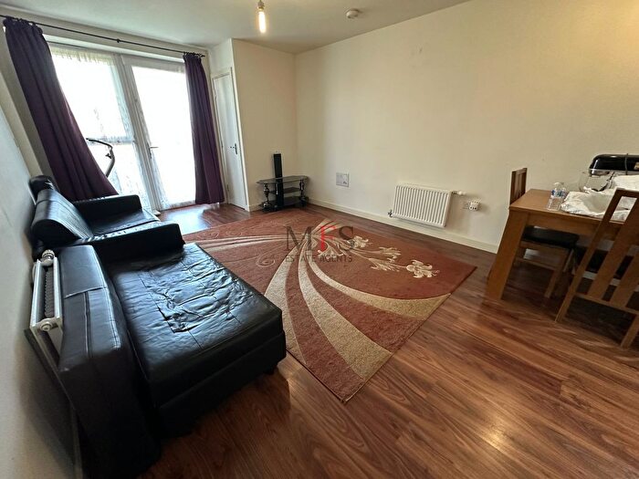 2 Bedroom Flat To Rent In Salisbury Road, Southall, UB2