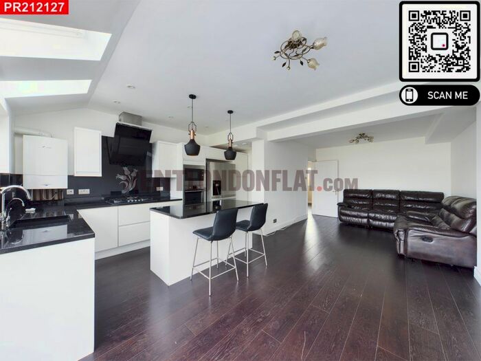 4 Bedroom Detached House To Rent In Wolsey Drive, Kingston Upon Thames KT2