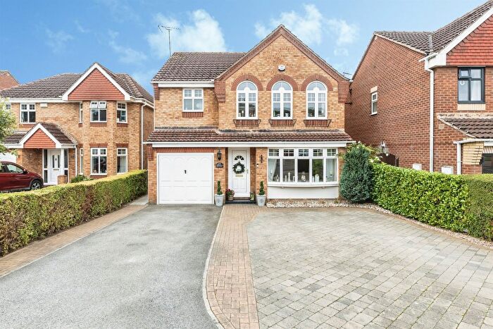4 Bedroom Detached House For Sale In Chatsworth Avenue, Pontefract, WF8