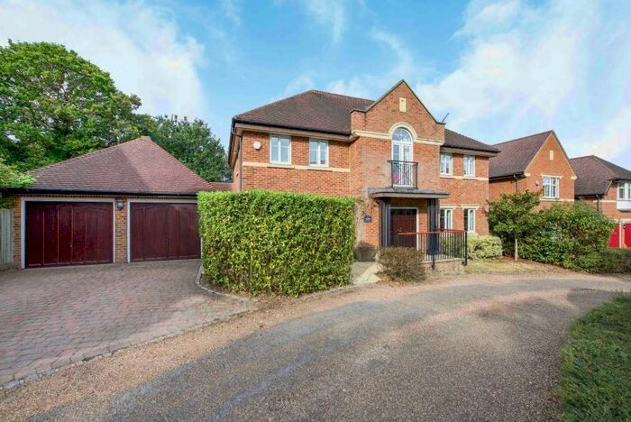 5 Bedroom Detached House To Rent In Caenshill Place, Weybridge, KT13