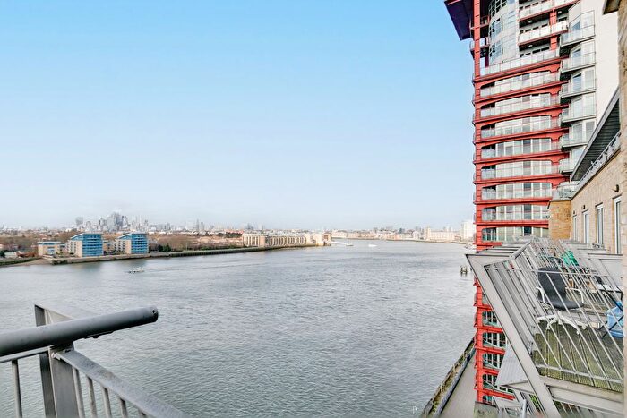 2 Bedroom Flat For Sale In Hutchings Street, London, E14
