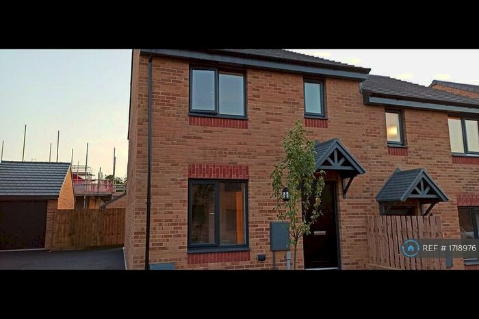 3 Bedroom Semi-Detached House To Rent In Vesta Close, Exeter, EX1
