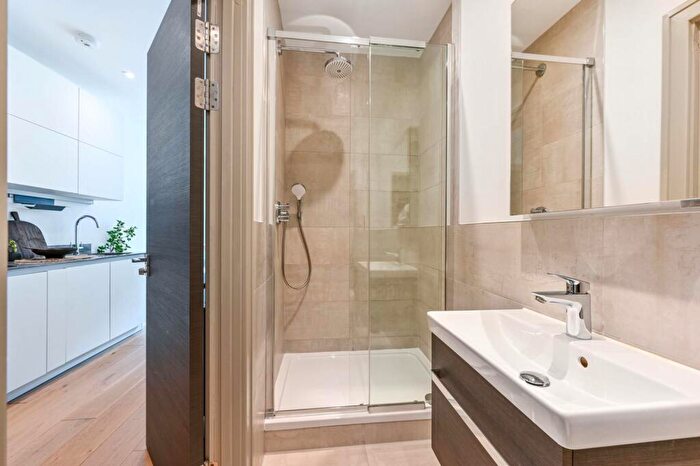 Studio To Rent In Zenith House, Wood Green, London, N15