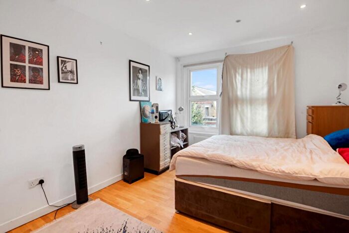 3 Bedroom Flat To Rent In Messina Avenue, West Hampstead, NW6