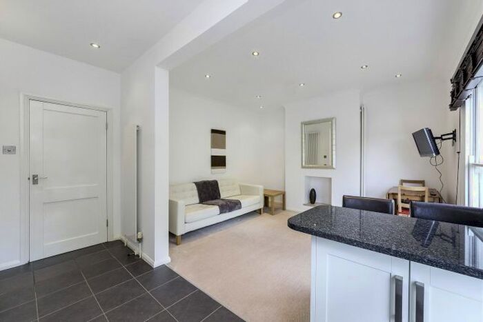 1 Bedroom Flat To Rent In Wellesley Road, Chiswick, W4