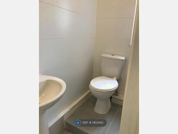 1 Bedroom Flat To Rent In Peterborough Road, London, E10