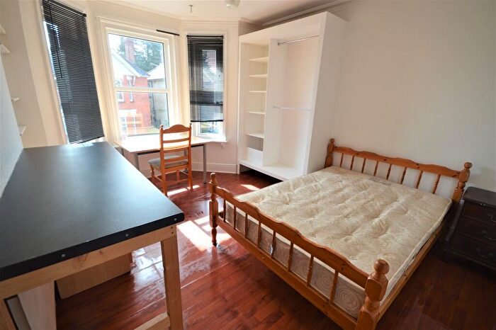 4 Bedroom Detached House To Rent In Alma Road, Winton, BH9