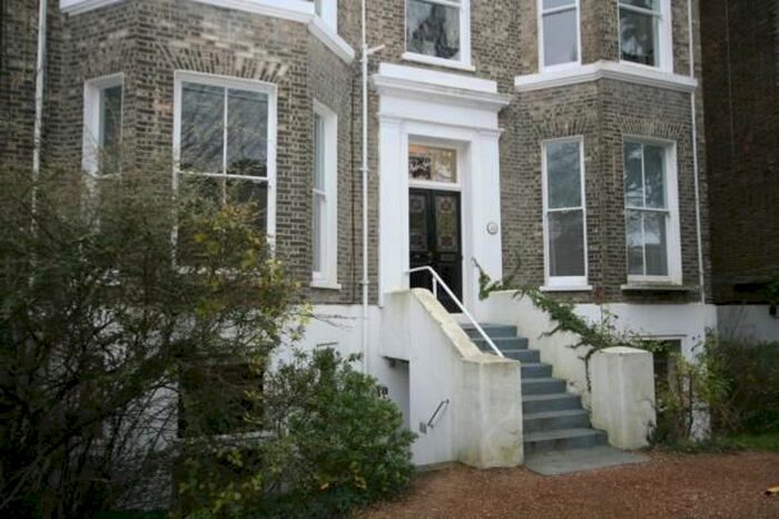 2 Bedroom Flat To Rent In St Johns Park, Blackheath, SE3