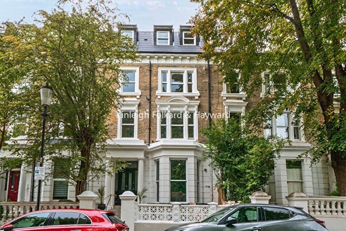 2 Bedroom Flat For Sale In Elsham Road, Kensington And Chelsea, London, W14