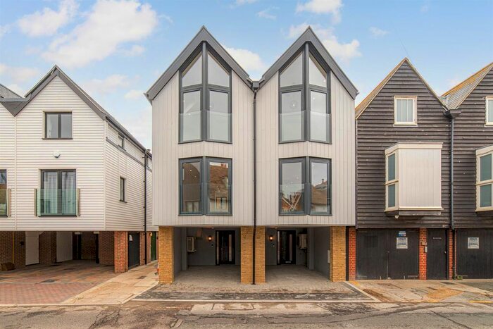 2 Bedroom Property To Rent In The Sail House, Sea Street, Whitstable, CT5