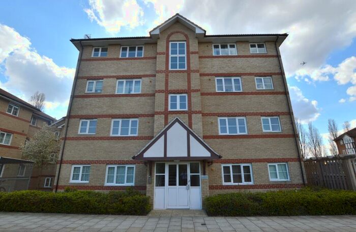 Flat To Rent In Cumberland Place Catford, SE6