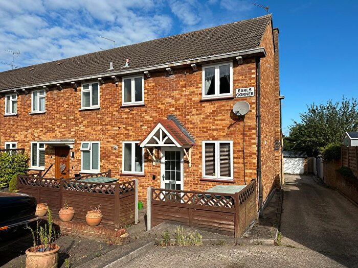 3 Bedroom End Of Terrace House For Sale In Blanche Lane, Potters Bar, EN6