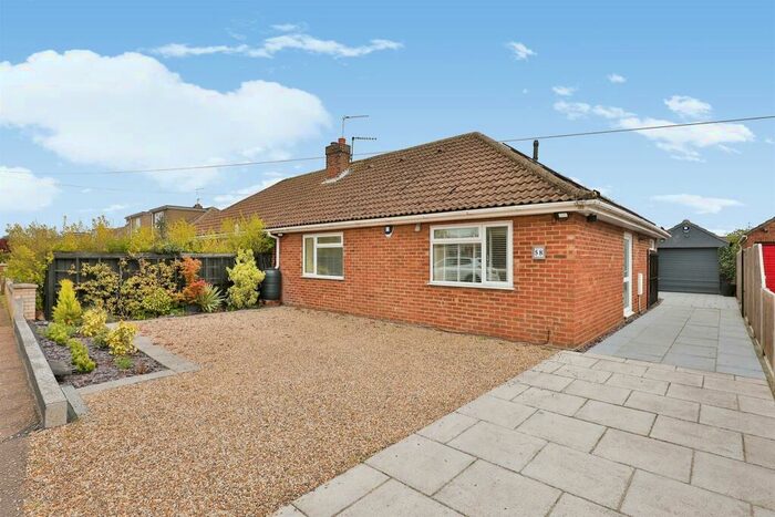 2 Bedroom Semi-Detached Bungalow For Sale In Drayton Wood Road, Hellesdon, Norwich, NR6