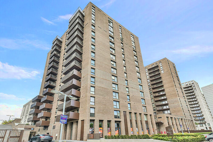 2 Bedroom Apartment To Rent In Millet Place, Pontoon Dock London, E16