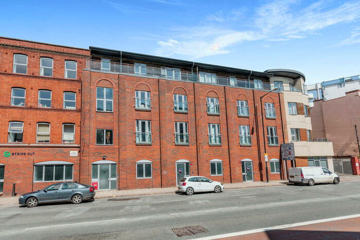 2 Bedroom Apartment To Rent In Harbours Edge, Hotwell Road, BS8