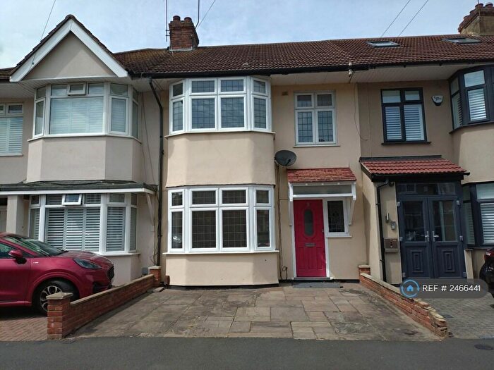 3 Bedroom Terraced House To Rent In Melton Gardens, Romford, RM1
