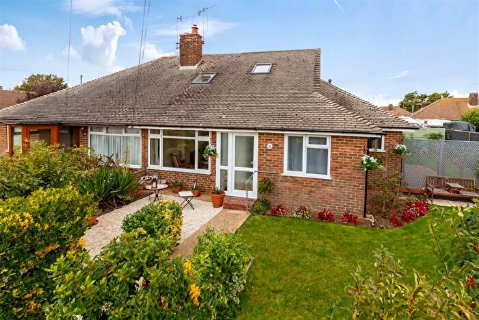 4 Bedroom Chalet For Sale In Benedict Close, Worthing, BN11