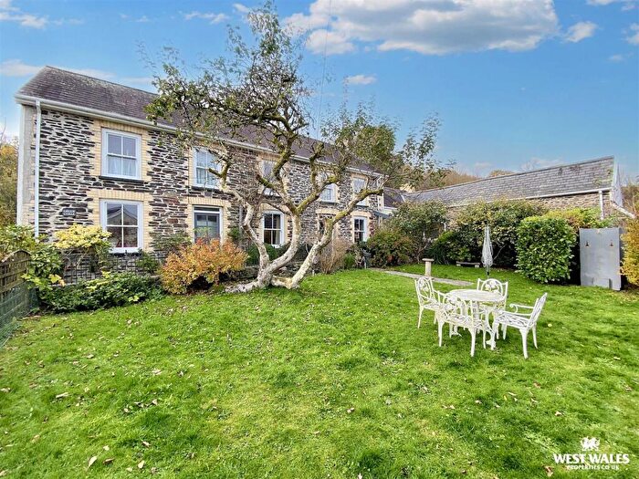 3 Bedroom Detached House For Sale In Pencader, SA39