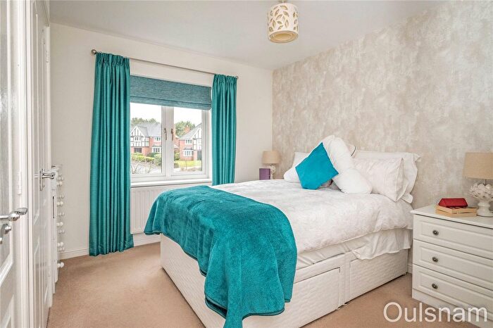 2 Bedroom Flat For Sale In Stratford Gardens, Bromsgrove, Worcestershire, B60