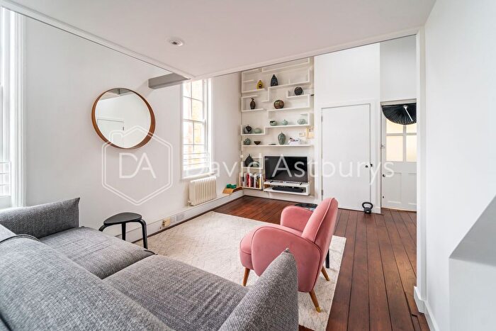 1 Bedroom Flat To Rent In Kingsway Place, Clerkenwell, London, EC1R