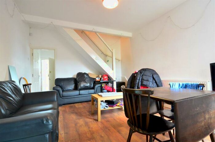 4 Bedroom Semi-Detached House To Rent In Student Property Milner Road Selly Oak, Birmingham, B29