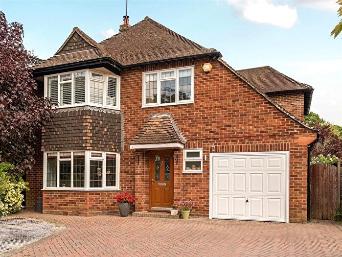 4 Bedroom Detached House For Sale In Tudor Close, Wokingham, Berkshire, RG40