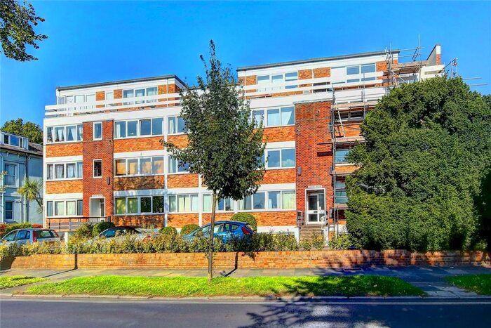 2 Bedroom Flat To Rent In Heron House, Church Grove, Kingston Upon Thames, KT1
