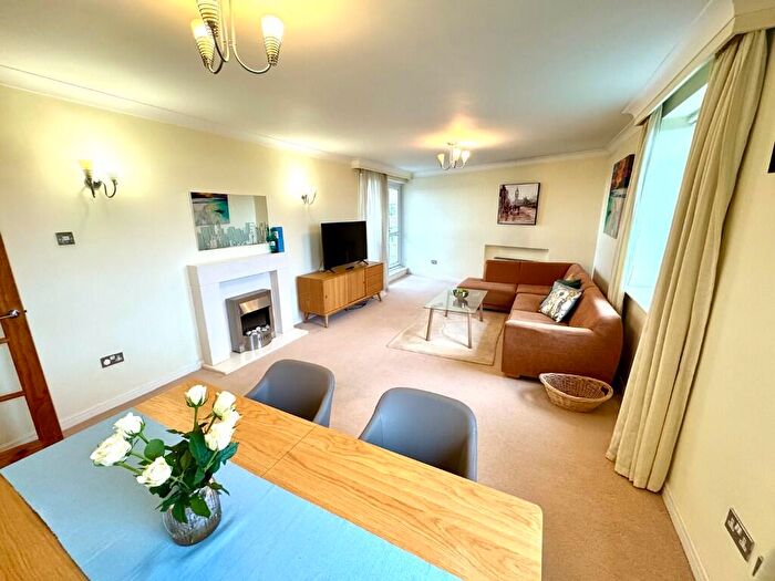 2 Bedroom Apartment For Sale In Manor Road, Bournemouth, Dorset, BH1