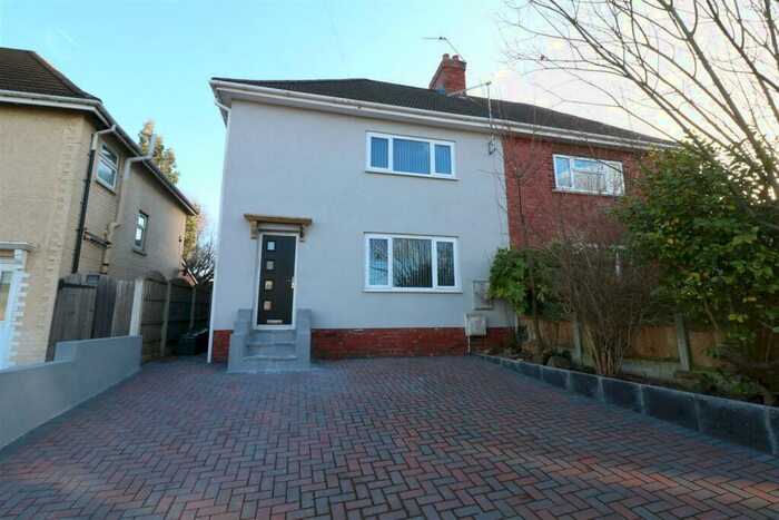 3 Bedroom Semi-Detached House To Rent In Winney Hill, Harthill, Sheffield, S26