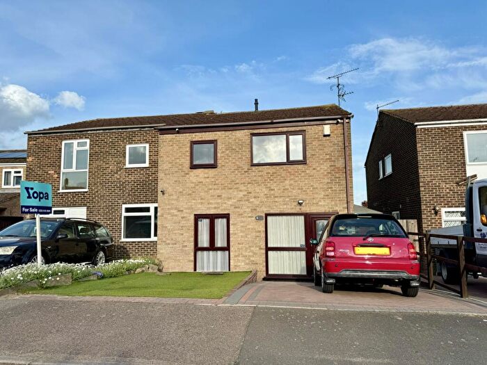 4 Bedroom Semi-Detached House For Sale In St. Davids Road, Alhallows, Rochester, ME3