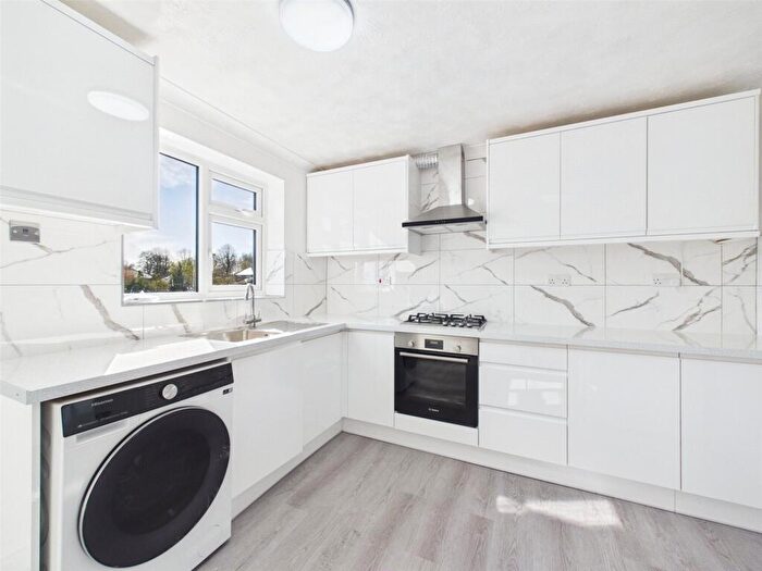 4 Bedroom Semi Detached House To Rent In Church Street, Ilkeston, Derbyshire, DE7